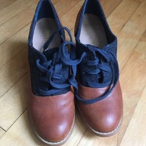 Restricted Oxford Heels